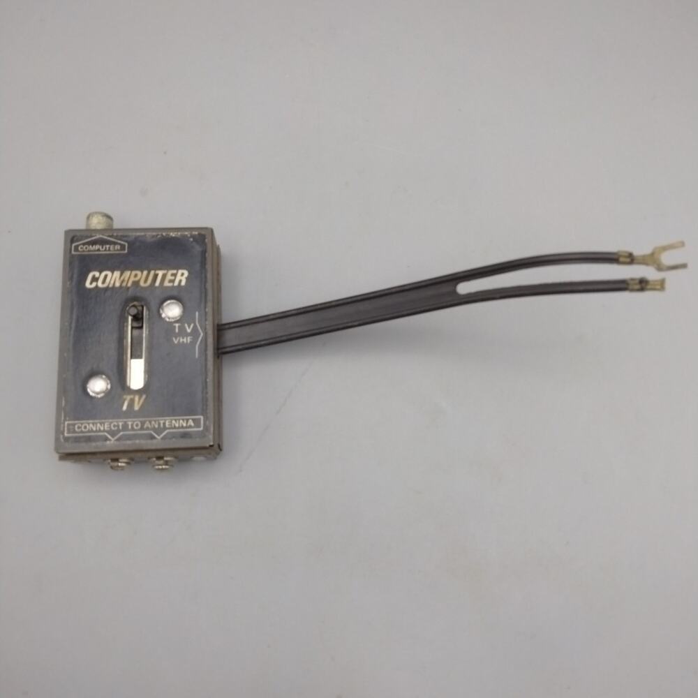 Vintage Commodore 904778-01 Switch Box Antenna or Computer to TV VHF.
